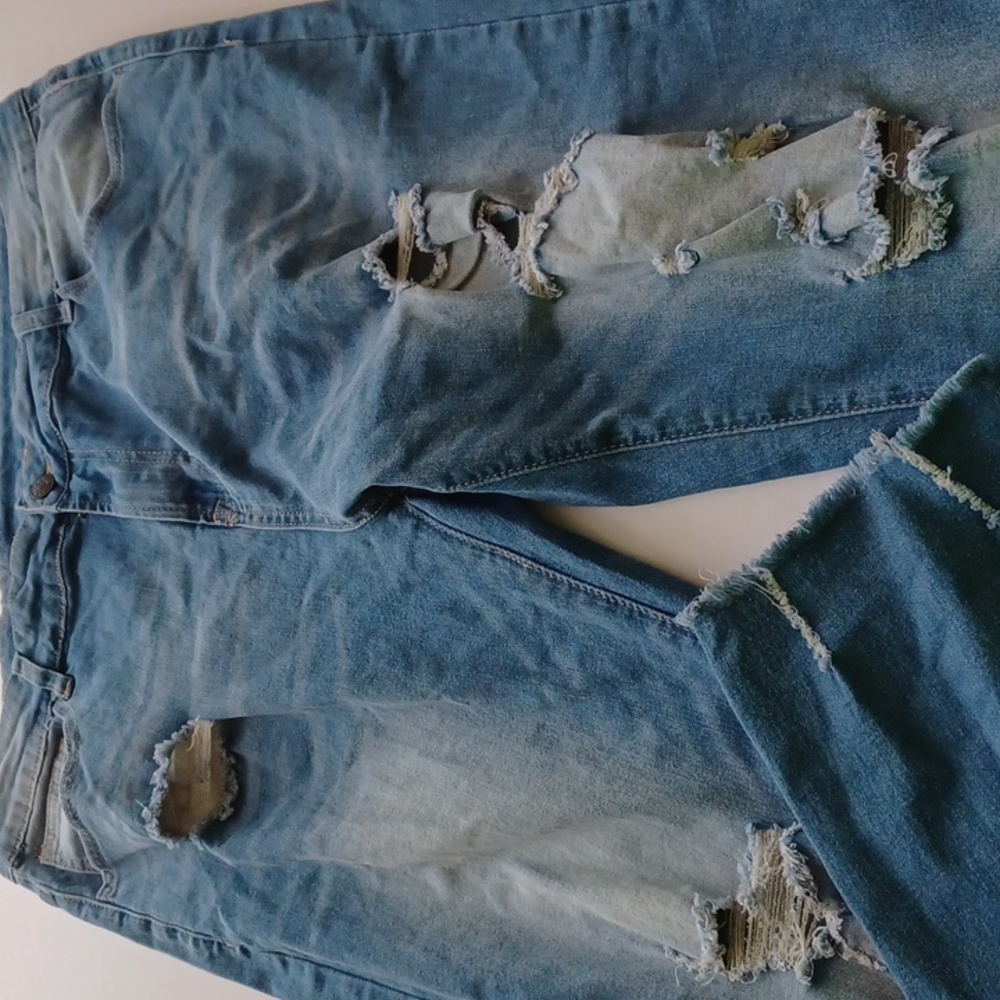 Distressed ripped raw fridge bottom cut size 2XL light wash jeans